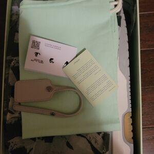 OFF-WHITE SNEAKERS